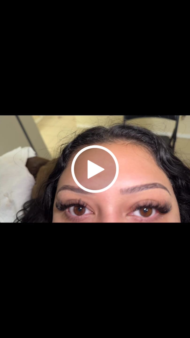 Customer video review of Self Fanning Lash