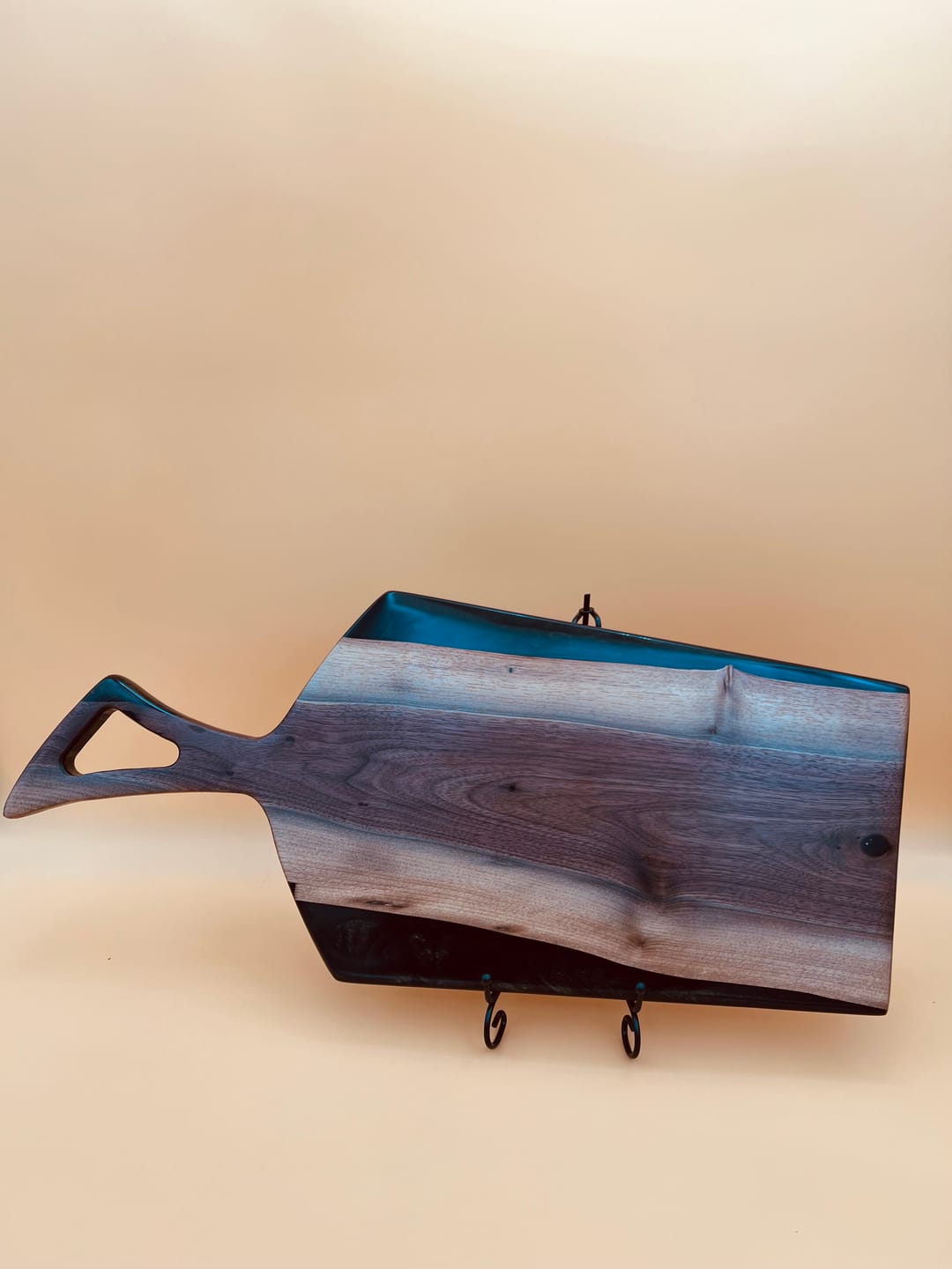Customer photo review of 22x9.7x1" Aviator Charcuterie Board Silicone Mold - Serving Board Mold