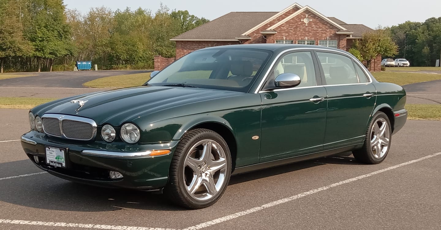 Customer photo review of 2004-2009 Jaguar XJ8 4 Wheel Air Suspension Conversion Kit with Light Fix Module (JA14FM)