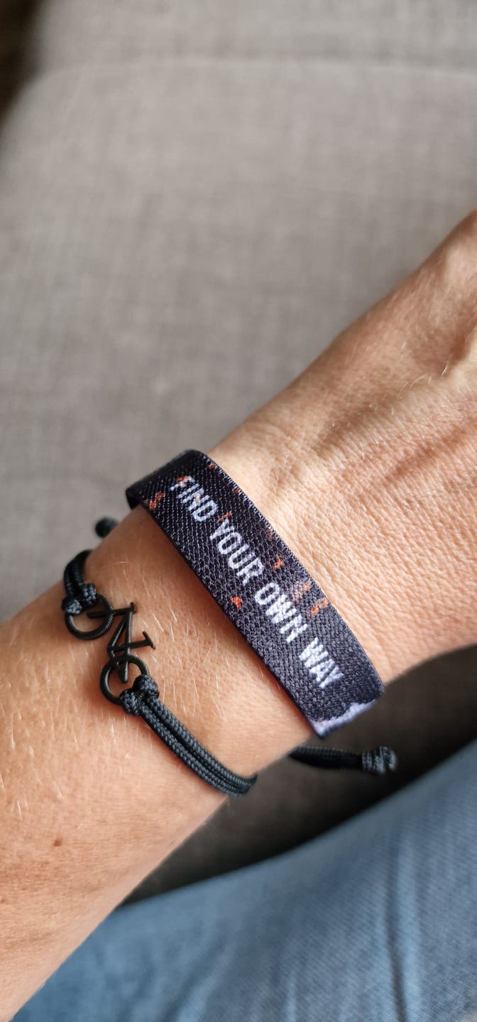Customer photo review of Find your own way - Elastisches Armband