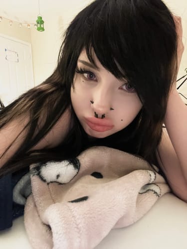 Customer photo review of POOPIE'S Andromeda Contact Lenses