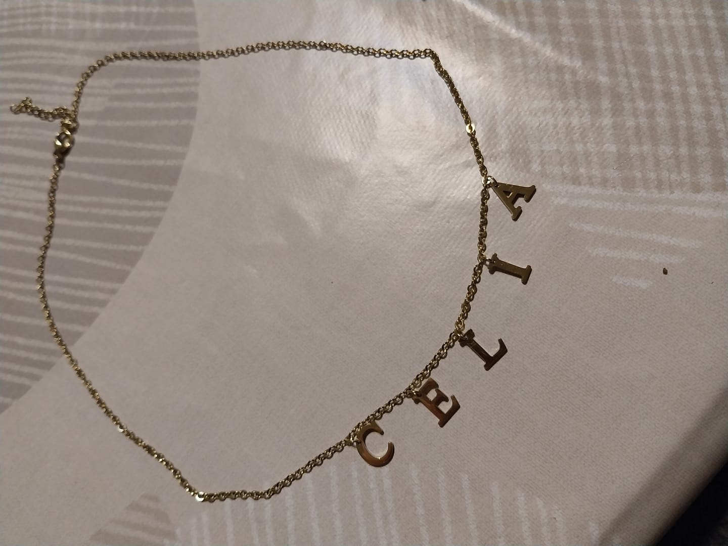 Customer photo review of Collier Personnalisable Initiales Suspendues