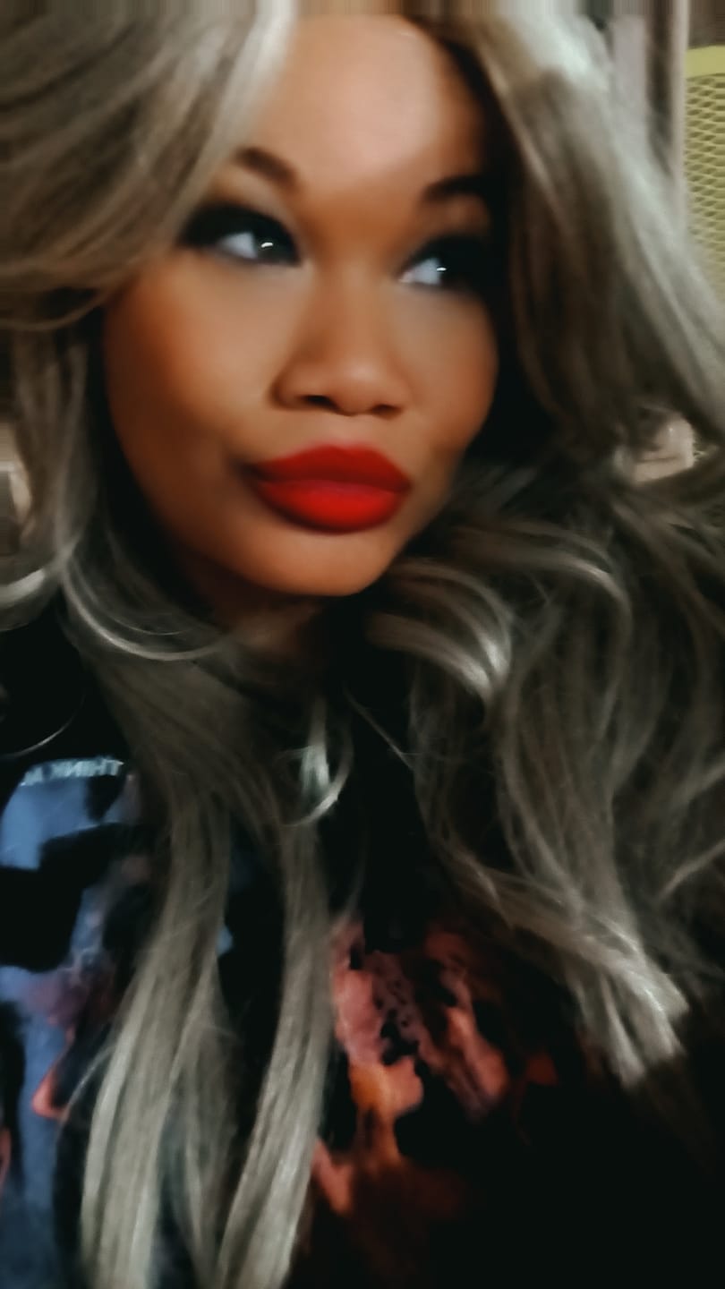 Customer photo review of Shake-N-Go Freetress Equal Synthetic Curtain Bang HD Lace Wig - BOMBSHELL