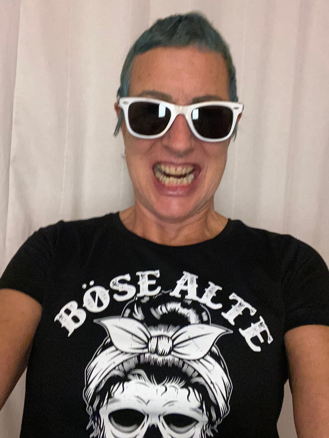 Customer photo review of Böse alte Frau - Damen T-Shirt