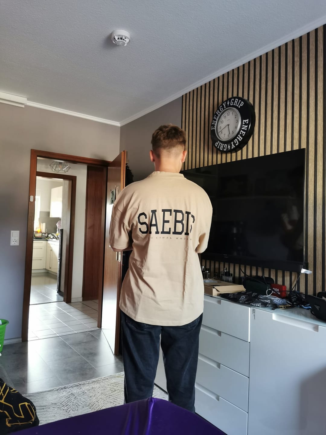 Customer photo review of Lifestyle Herren Extra Oversized Premium T-Shirt karamellfarben by SAEBIS®