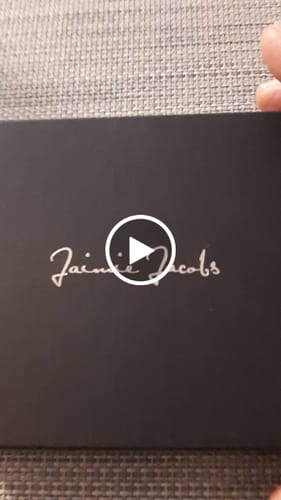 Customer video review of Flapstar Magic Wallet without coin pocket