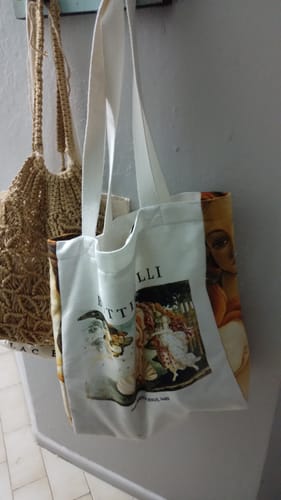 Customer photo review of The Birth of Venus Omuz Çantası