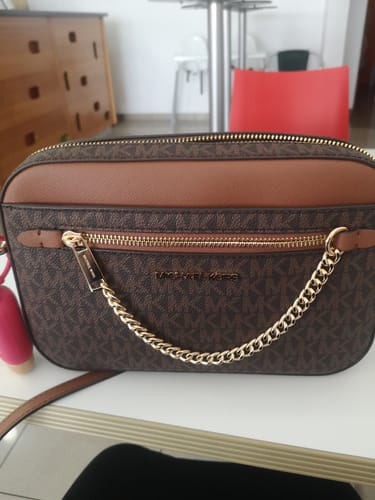 Customer photo review of Jet Set Large Logo Crossbody Bag (BROWN) - Disponível