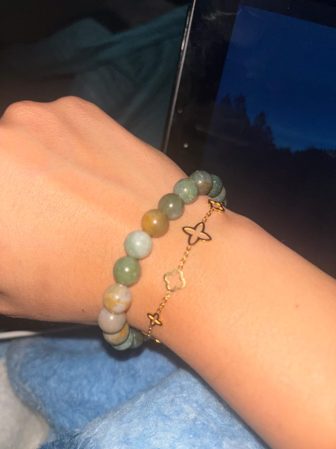 Customer photo review of Fancy Clover Armband | 18K vergoldet