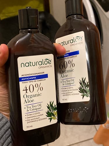 Customer photo review of Set Shampoo + Acondicionador Anticaspa con Aloe & Tea Tree 350ml