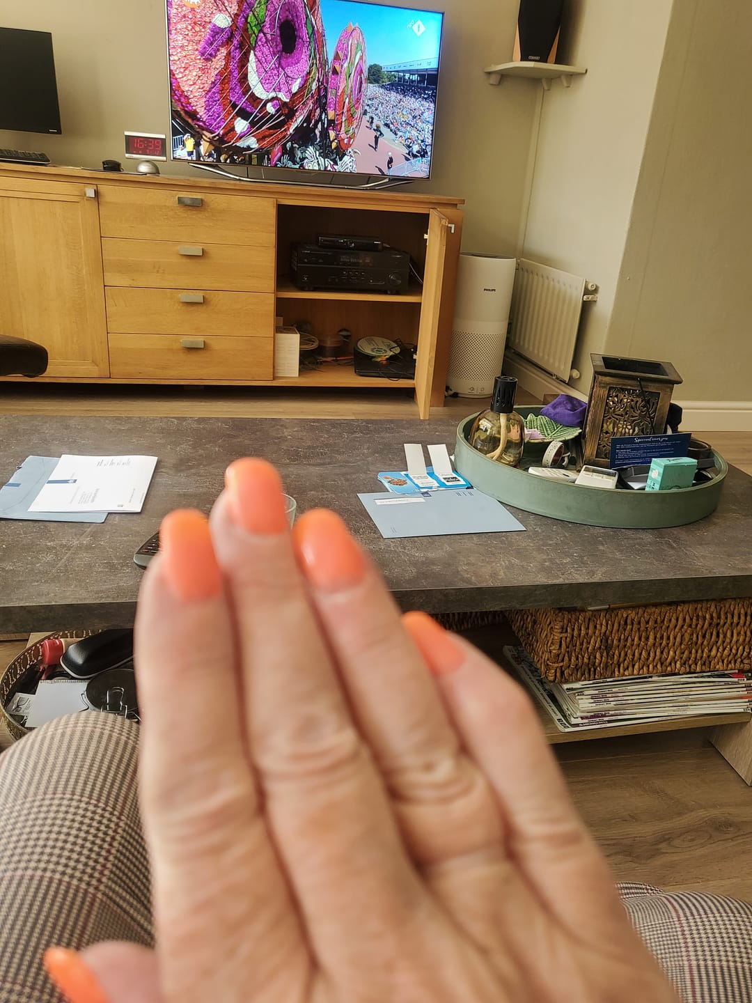 Customer photo review of Limited Edition 1 - Mood Change Dipping Powder