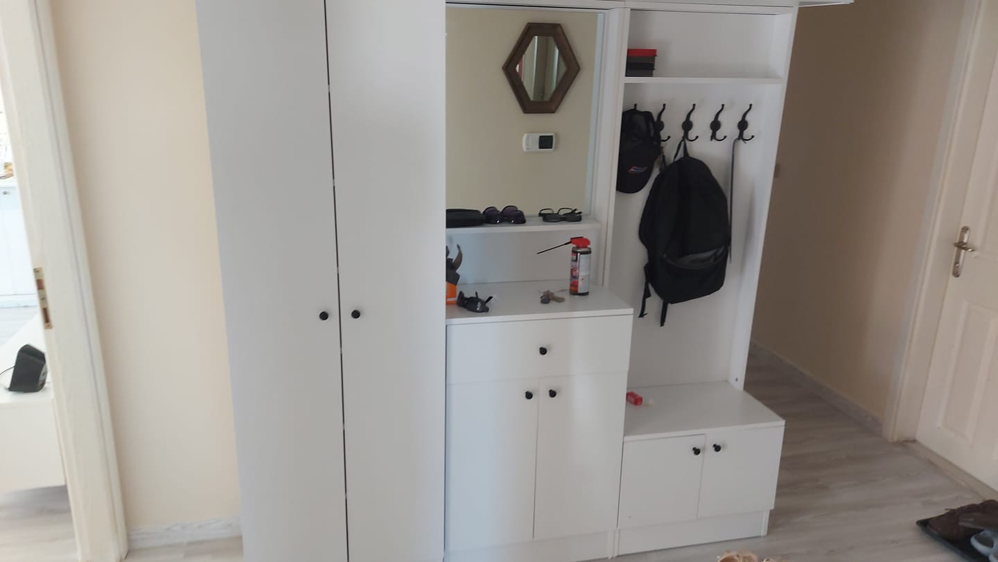 Customer photo review of Rani P6 Modern Çekmeceli Aynalı Raflı Portmanto Ayakkabılık Vestiyer Beyaz M2
