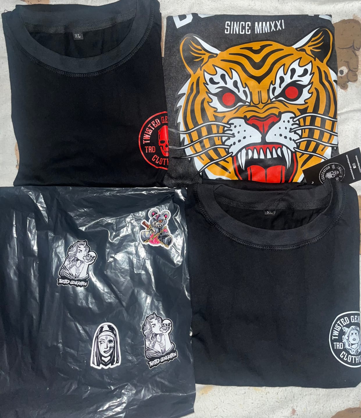 Customer photo review of Red Skull Oversized T-shirt