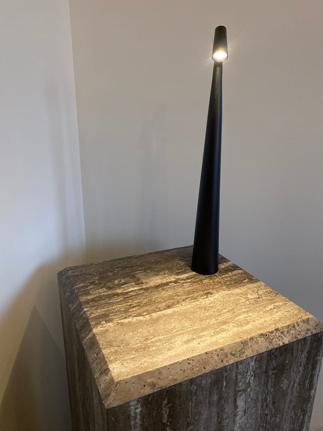 Customer photo review of Kalem™ Sculpting Table Lamp