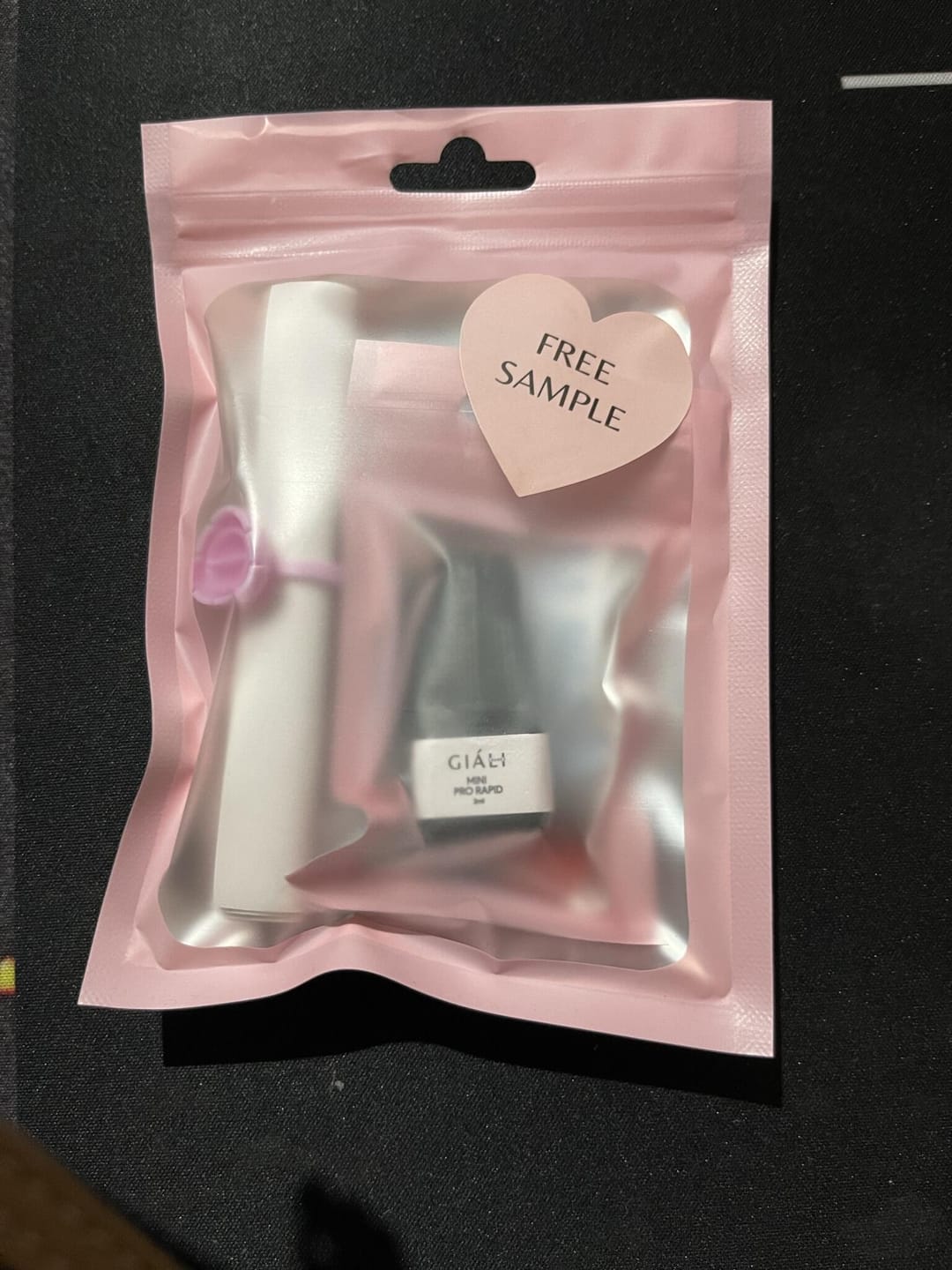 Customer photo review of Giáli Lashes Pro Rapid 0.5-1 Second Professional Eyelash Extension Adhesive