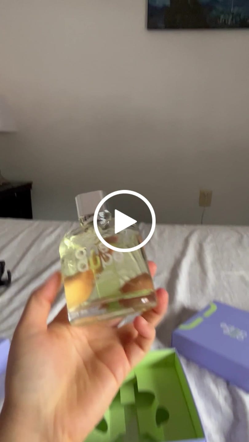Customer video review of Perfume inspirado en Valentino Donna Born in Roma
