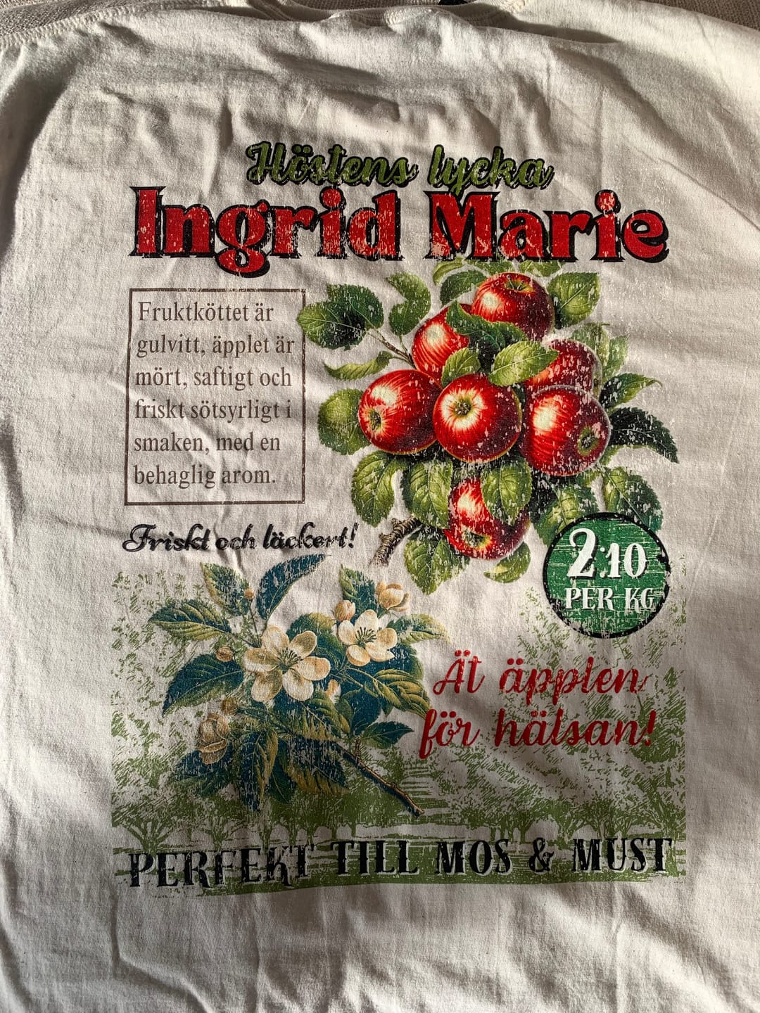 Customer photo review of Vintage Ingrid Marie - T-shirt