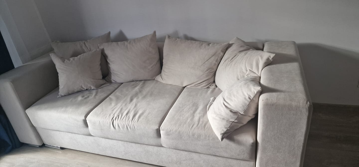 Customer photo review of Canapea extensibilă dumonde cu ladă de depozitare si sezut confortabil din spuma HR, Gloria Bej 240x100 cm