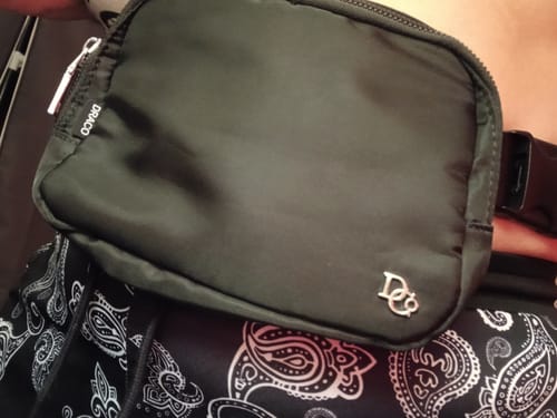 Customer photo review of Draco Belt Bag - Black