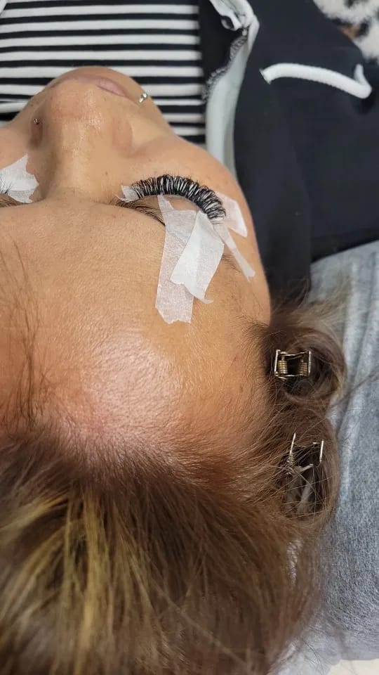 Customer photo review of Giáli Lashes Pro Rapid 0.5-1 Second Professional Eyelash Extension Adhesive