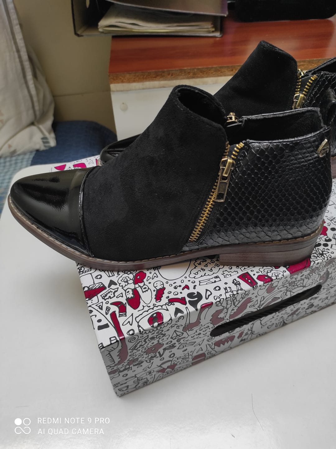 Customer photo review of Botín Negro Mujer C7338