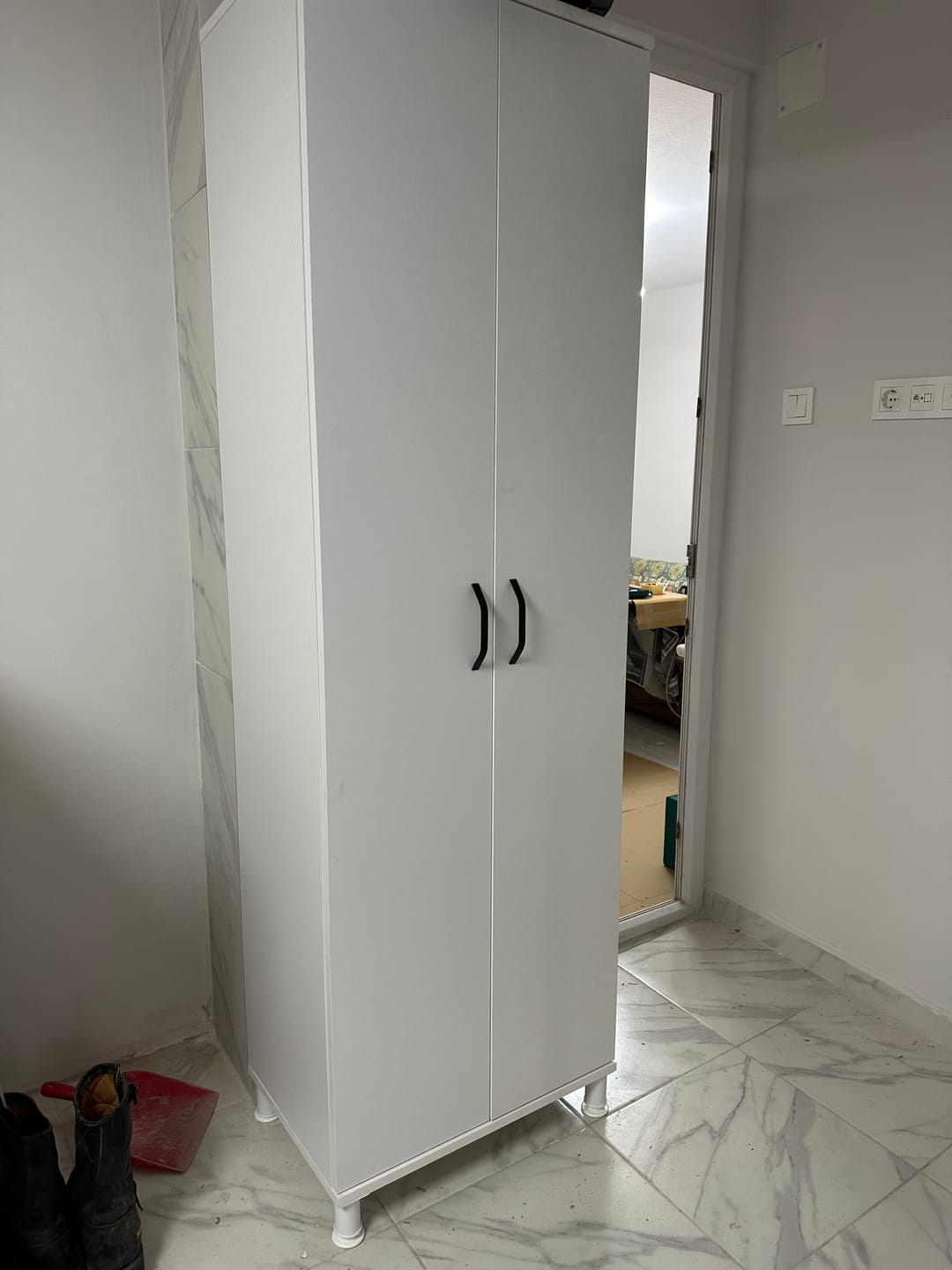 Customer photo review of Rani JE110 Çok Amaçlı Dolap 2 Kapaklı 5 Raflı Banyo Kiler Mutfak Dolabı Beyaz