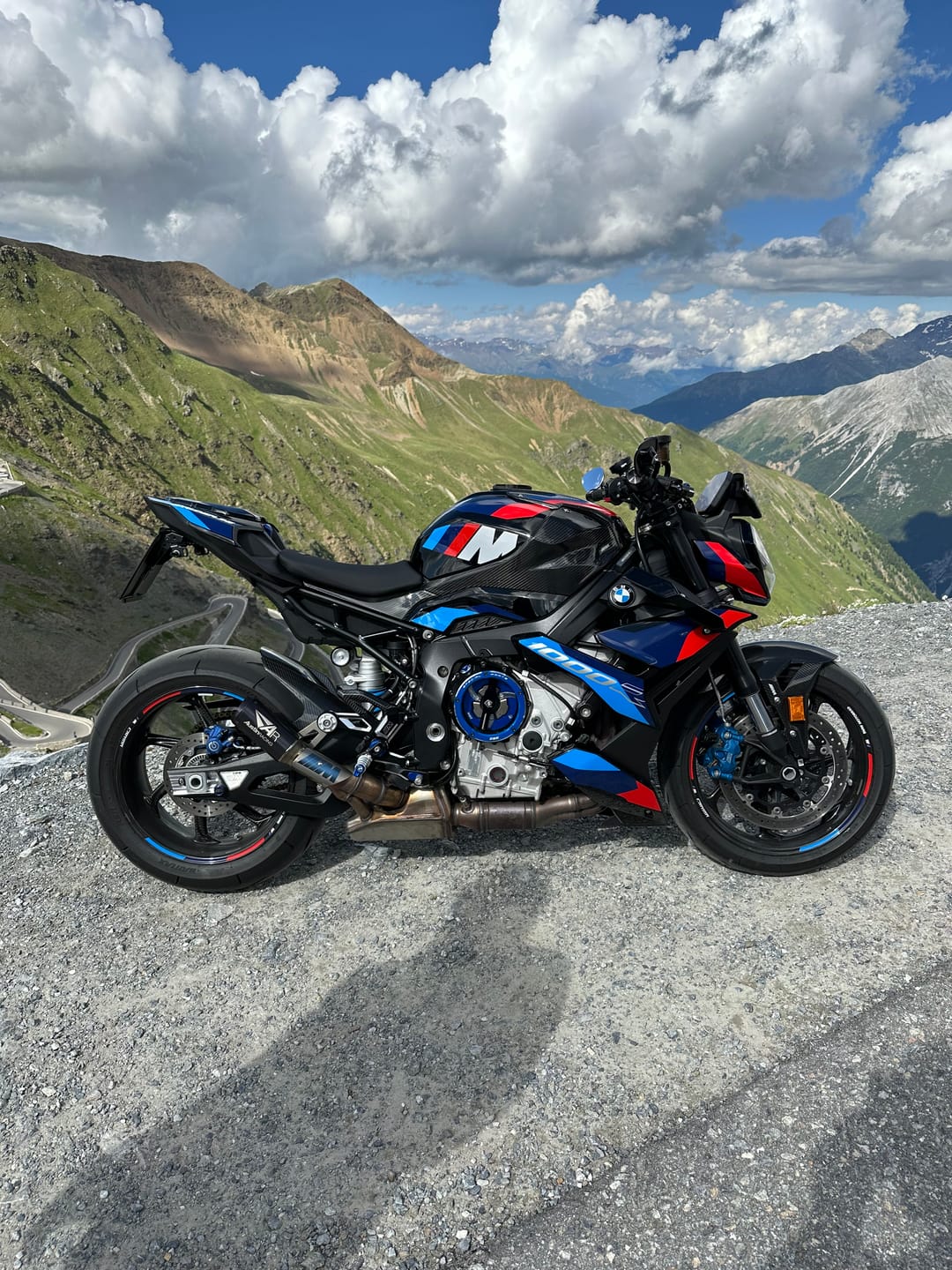 Customer photo review of CCDV12 - BMW | BLACK-BLUE | KLARER KUPPLUNGSDECKEL ÖLBAD 3D-EVO | CLEAR CLUTCH COVER OIL BATH 3D-EVO | passend für BMW S 1000 R / RR / XR & M 1000 R / RR / XR - Modelle