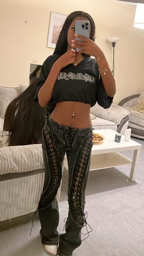 Customer photo review of LOW RISERS (BLACK DENIM)