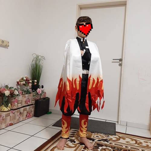 Customer photo review of Kinder Blade Of Demon Destruction Kinder Rengoku Kyoujurou Kostüm Cosplay Halloween Karneval Kostüm