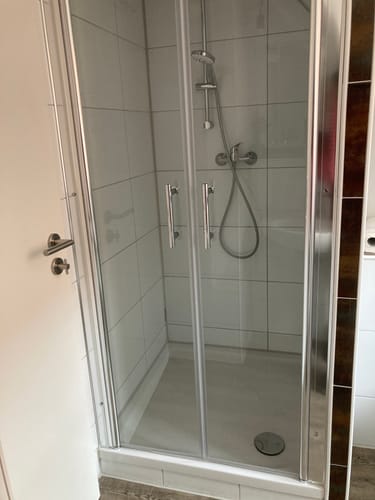 Customer photo review of SONNI Duschwand für Badewanne Schwarz NANO-GLAS Badewannenaufsatz faltbar 80x140 cm(BxH) Duschabtrennung Badewanne