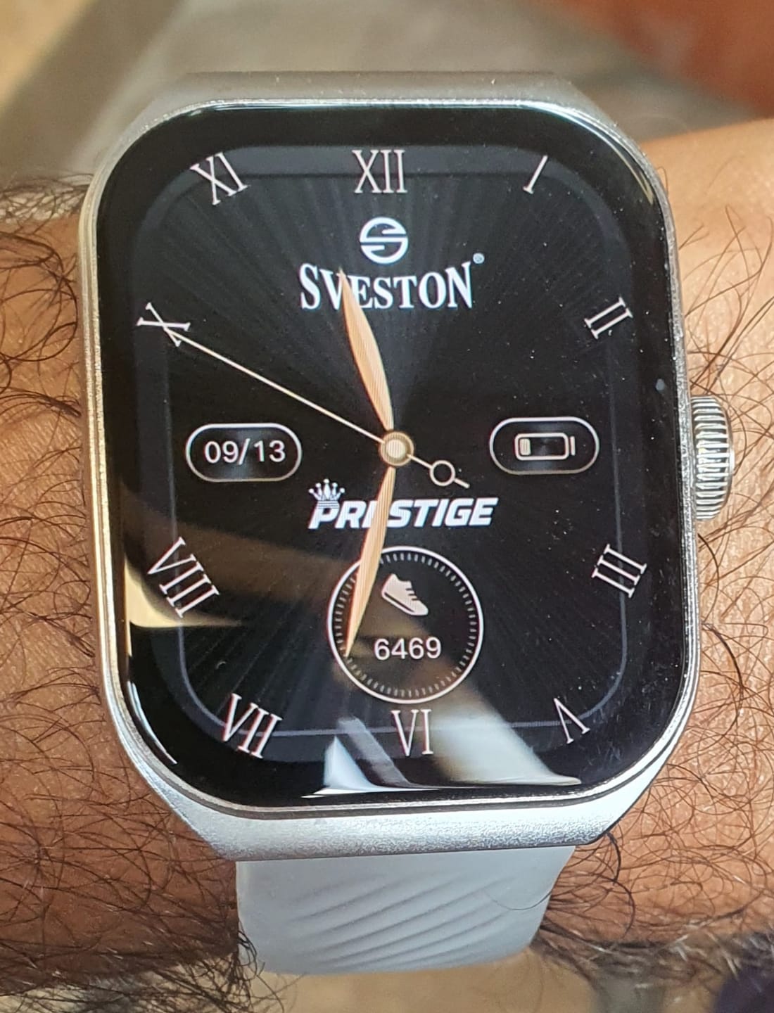 Customer photo review of Prestige Chain Smartwatch + Silicon Strap