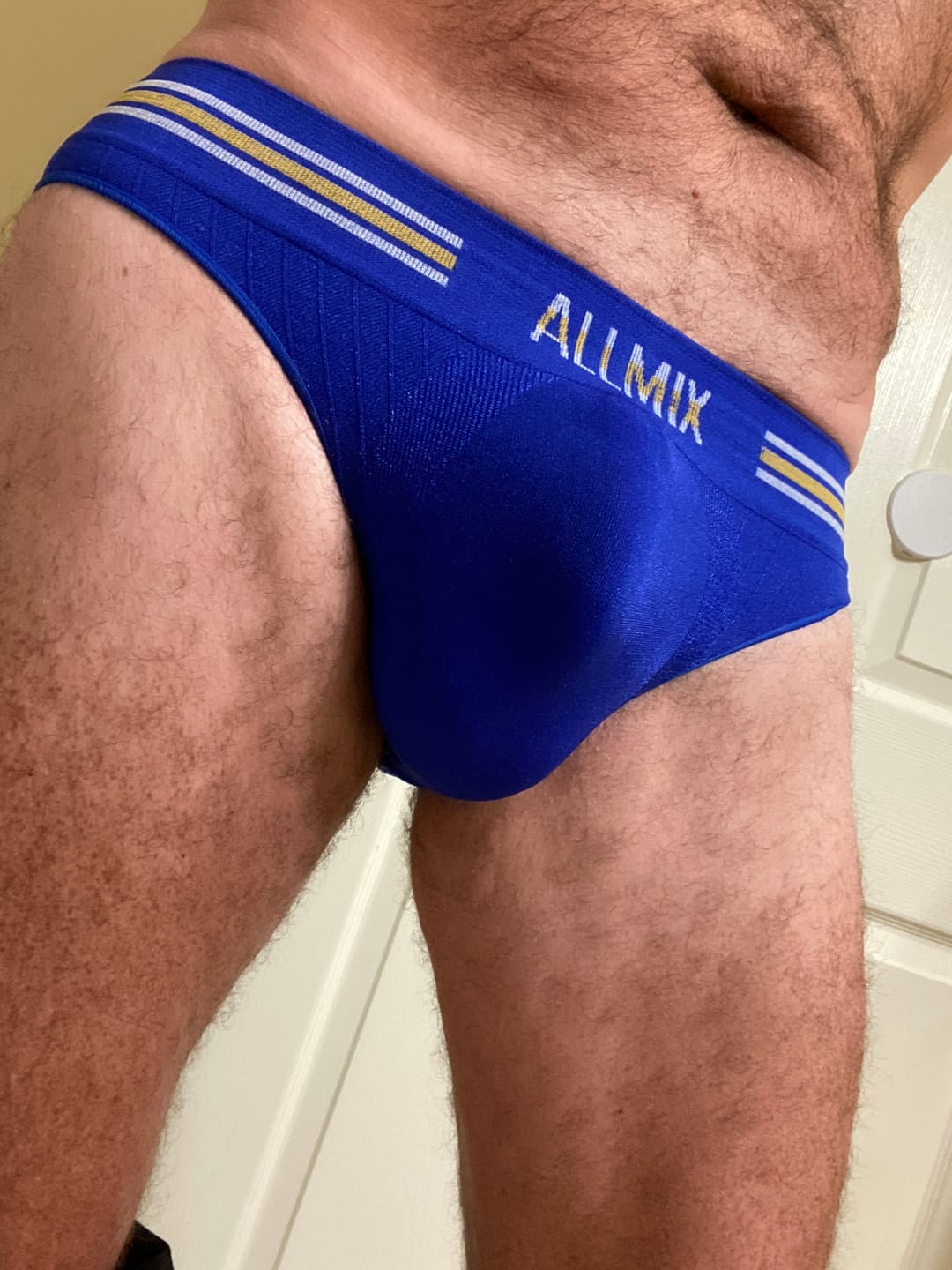 Customer photo review of 5 Pack Men's Seamless Bulge Pouch Briefs