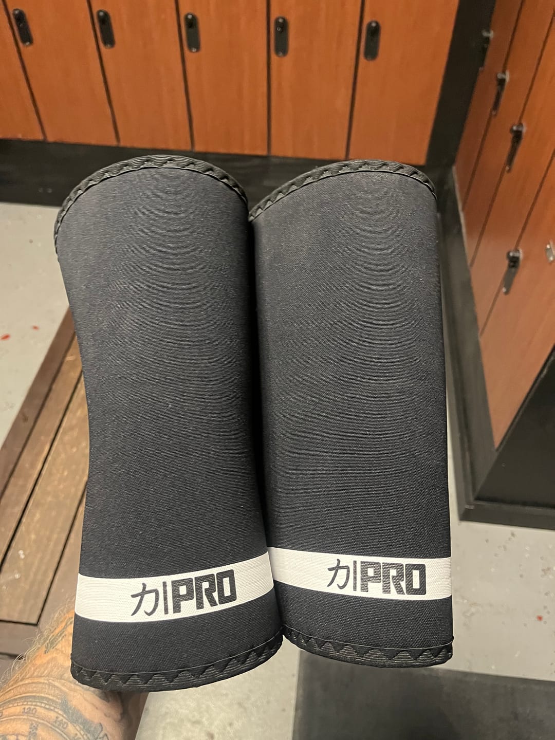 Customer photo review of 7MM Inferno PRO Knee Sleeves - EXTRA STIFF NEOPRENE - IPF Approved