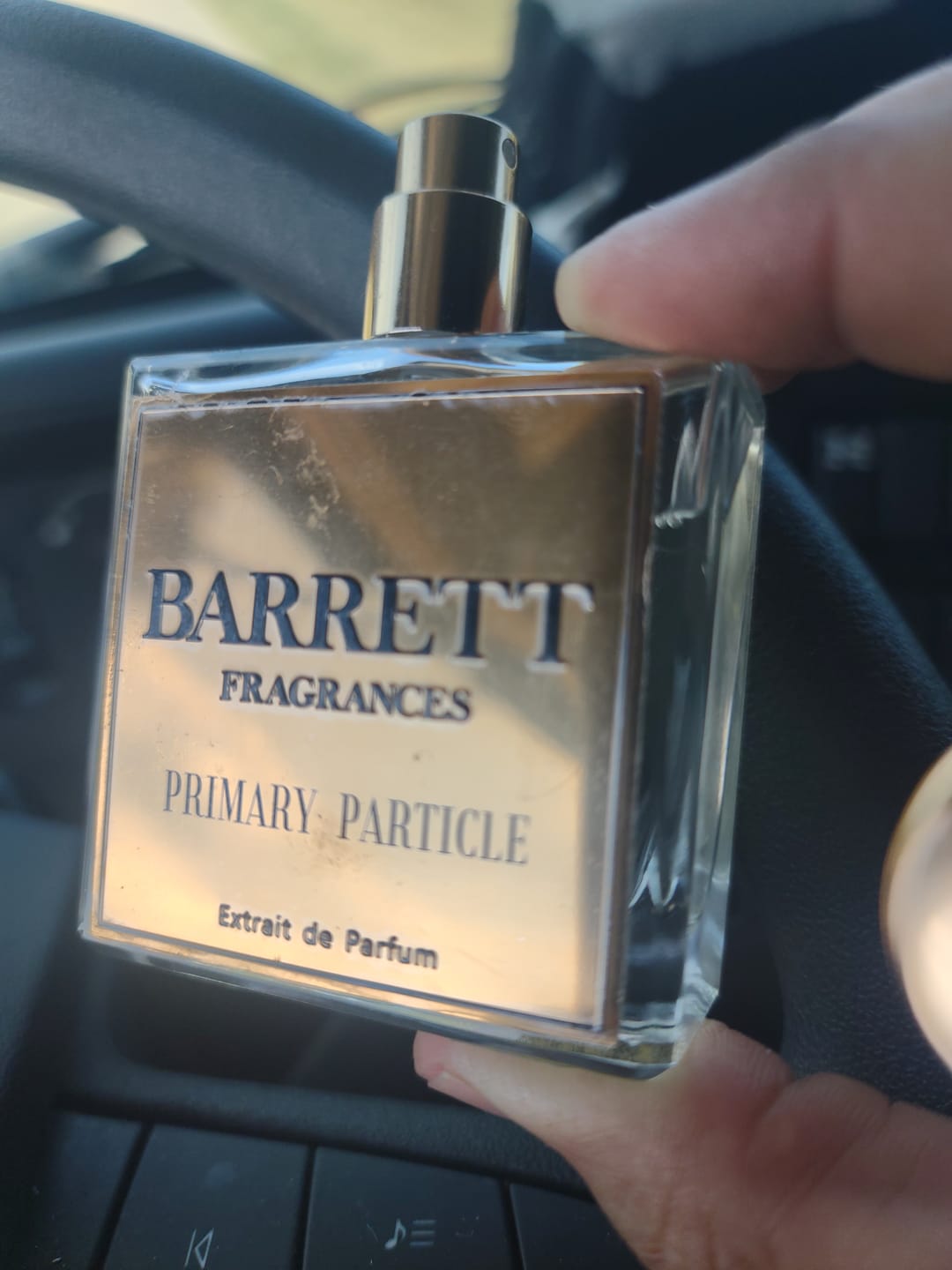 Customer photo review of Primary Particle Inspired by Molecule 01
