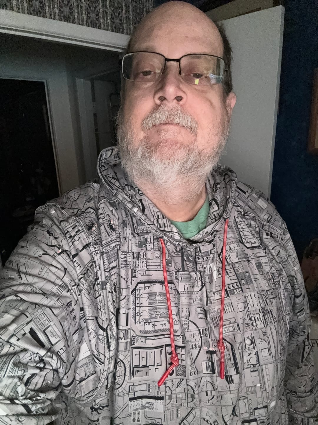 Customer photo review of Star Wars™ "That's No Moon" – Performance Hoodie