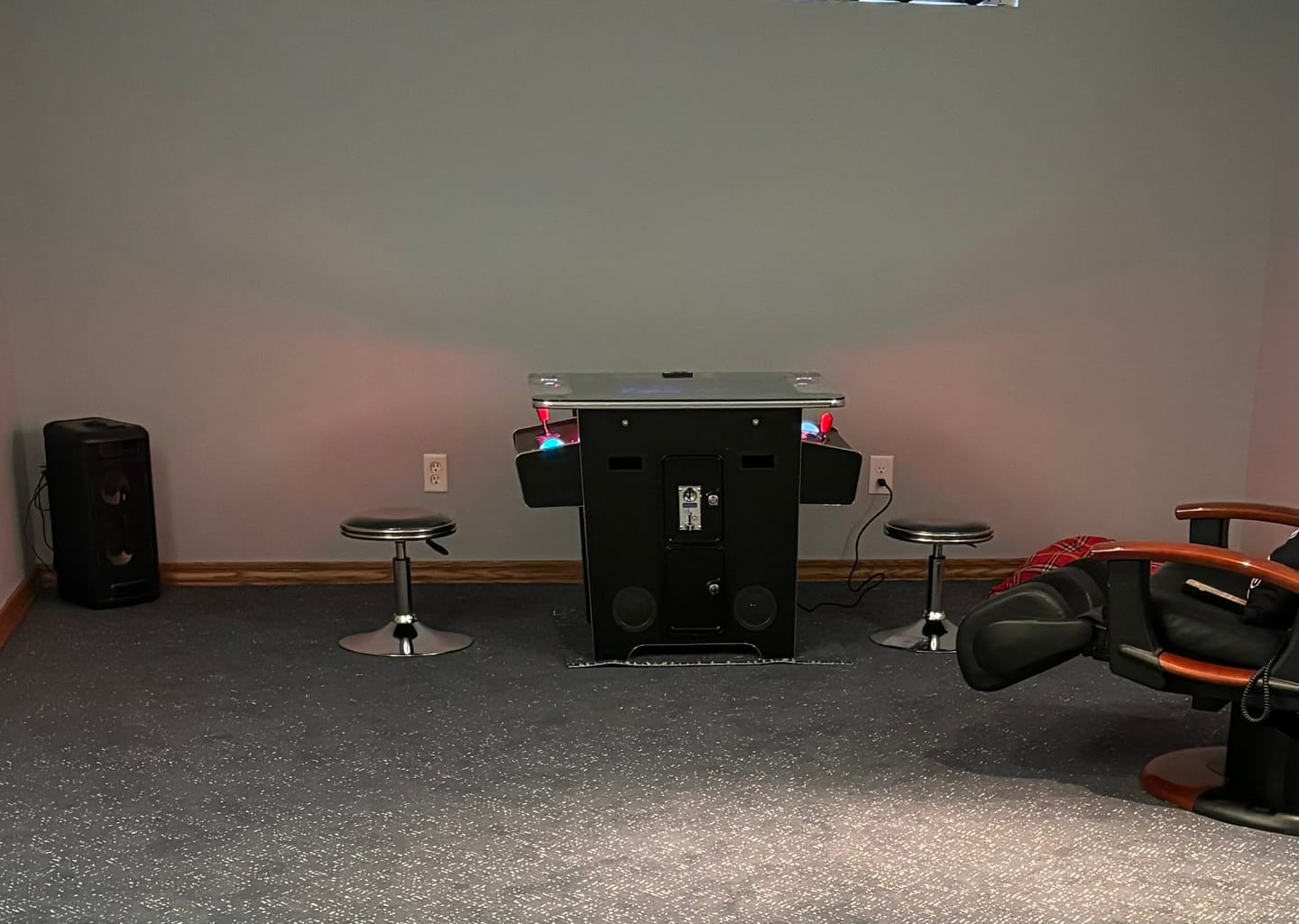 Customer photo review of Cocktail Arcade Machine 412 w/ Track Ball - Blk retro