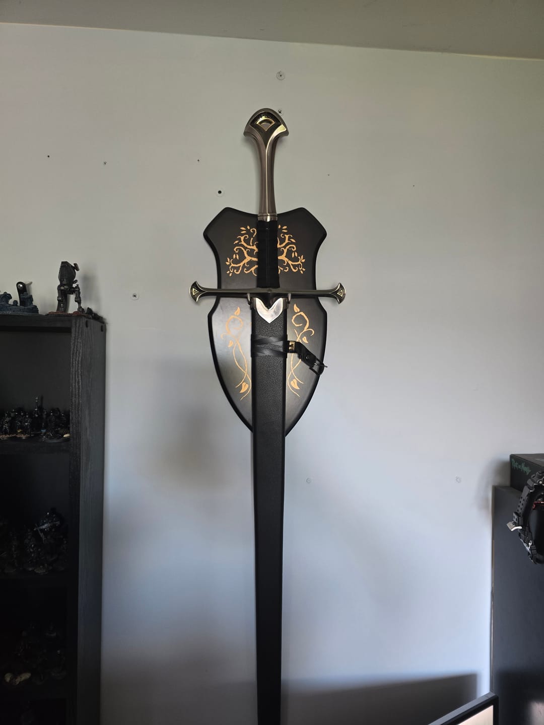 Customer photo review of The Lord Of The Rings - Deluxe Anduril With Display Plaque & Scabbard