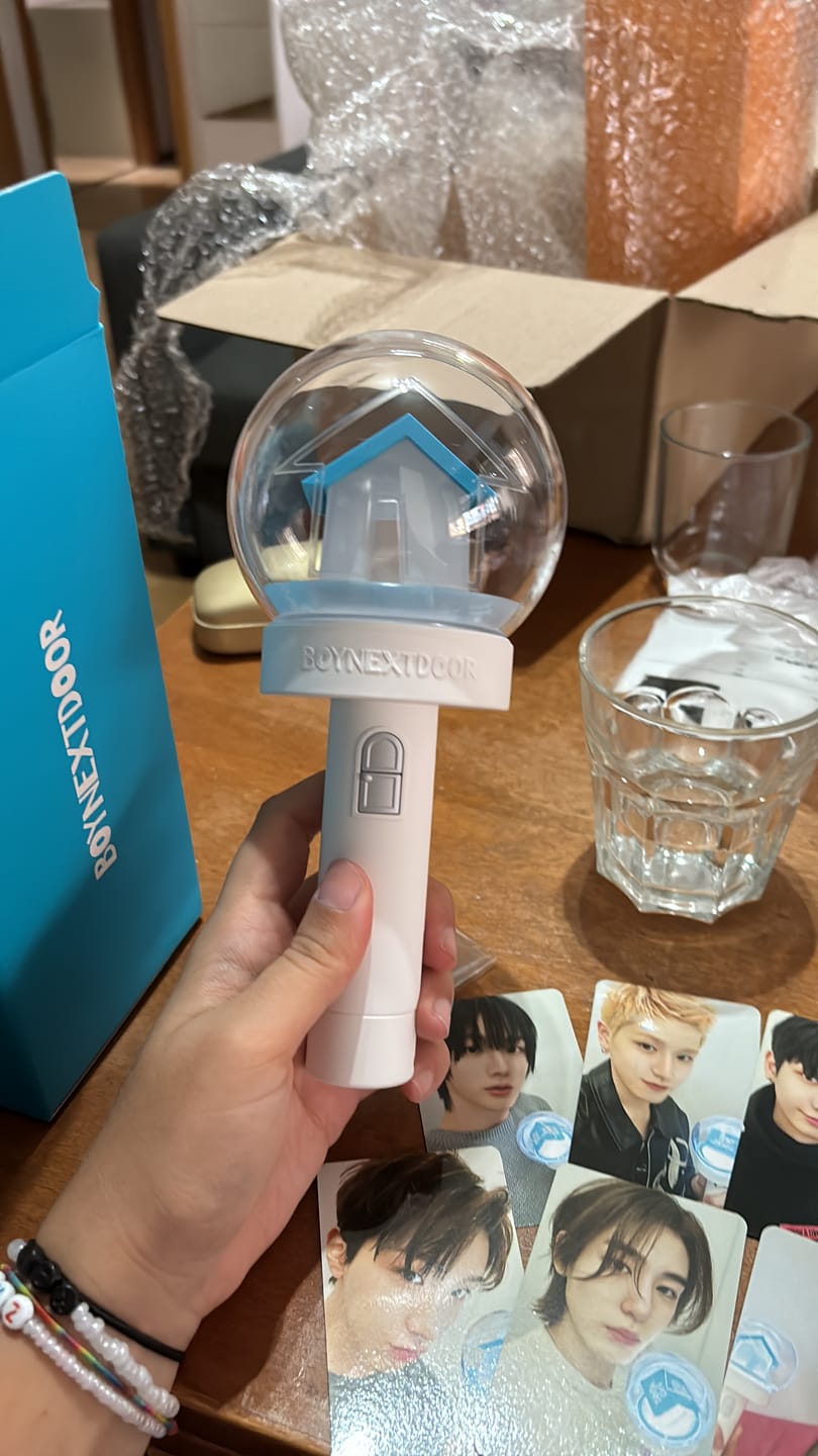Customer photo review of BOYNEXTDOOR - OFFICIAL LIGHT STICK SET