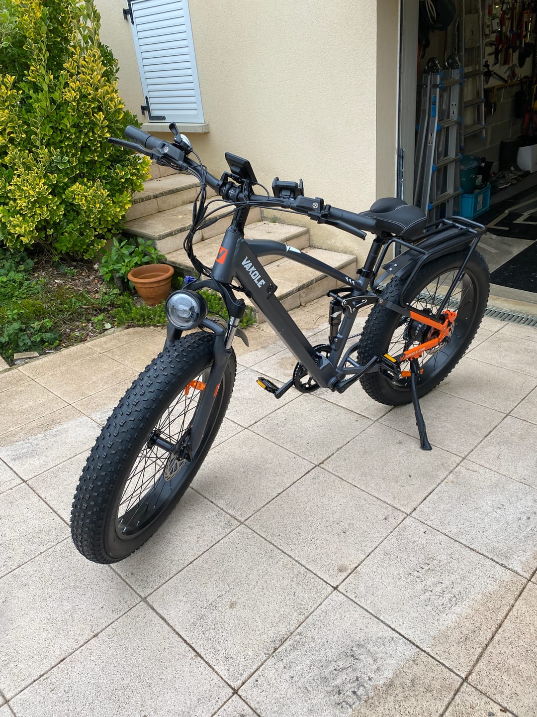 Customer photo review of Vakole CO26 26" 750W Fat Bike Full Suspension E-Mountain Bike 48V 16Ah E-MTB