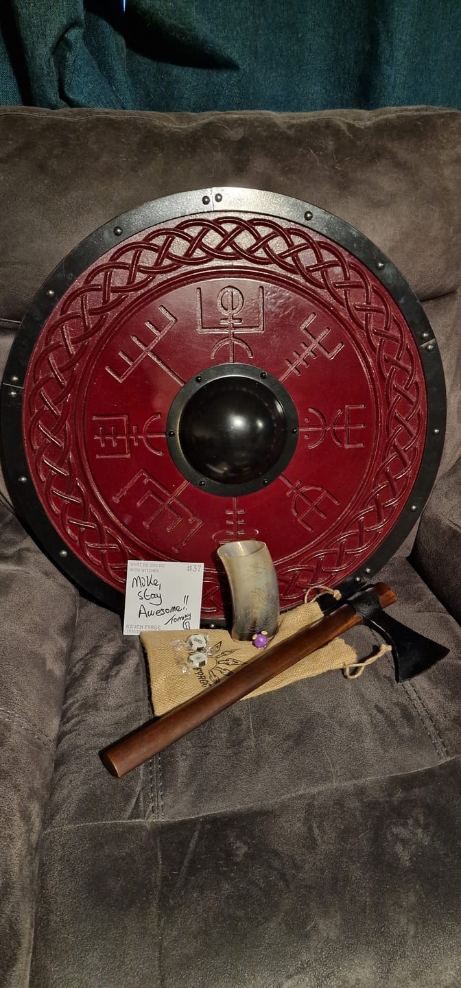Customer photo review of Vegvísir Shield - Trollkors