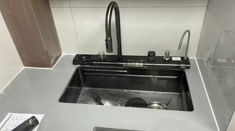 Customer photo review of Stainless steel waterfall kitchen sink, integrated faucet and multifunctional wash basin, factory high-end kitchen customization