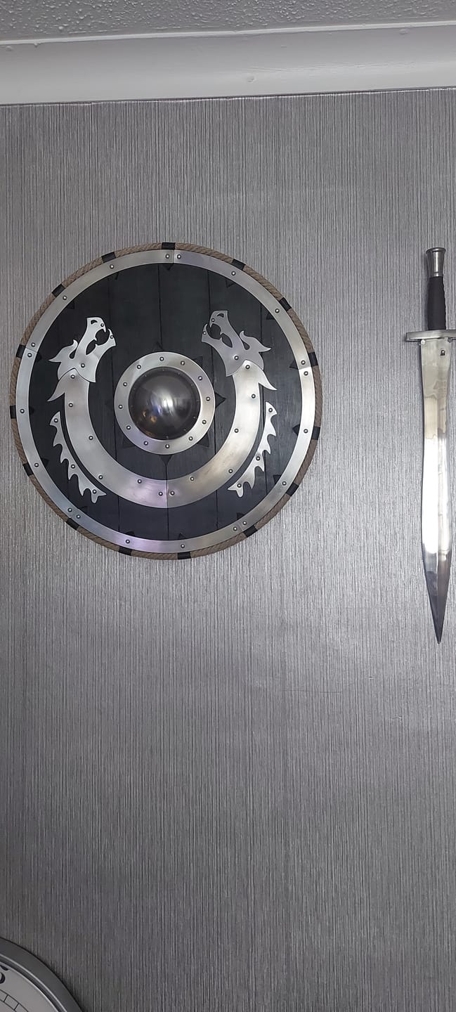 Customer photo review of Dragon Shield - Trollkors