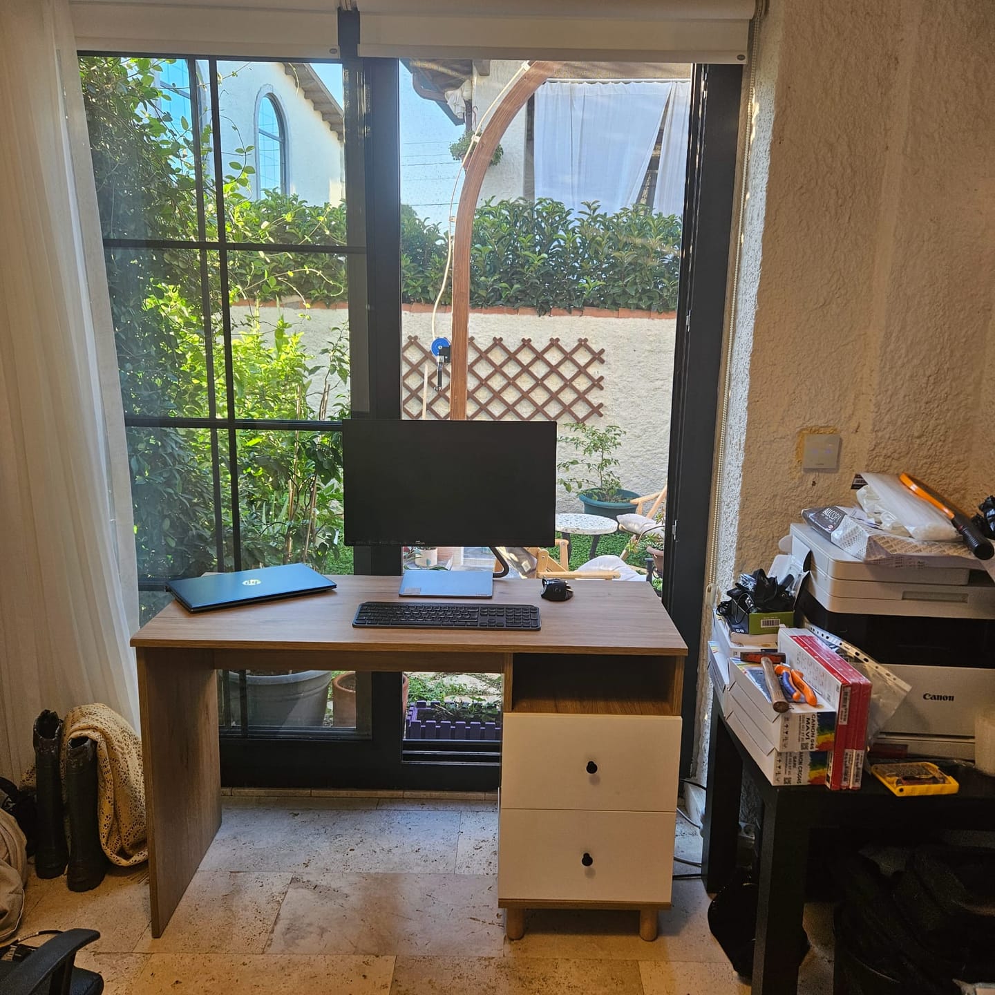 Customer photo review of Rani HA109 Çekmeceli Çalışma Ofis Bilgisayar Masası Sepet Ceviz - Beyaz
