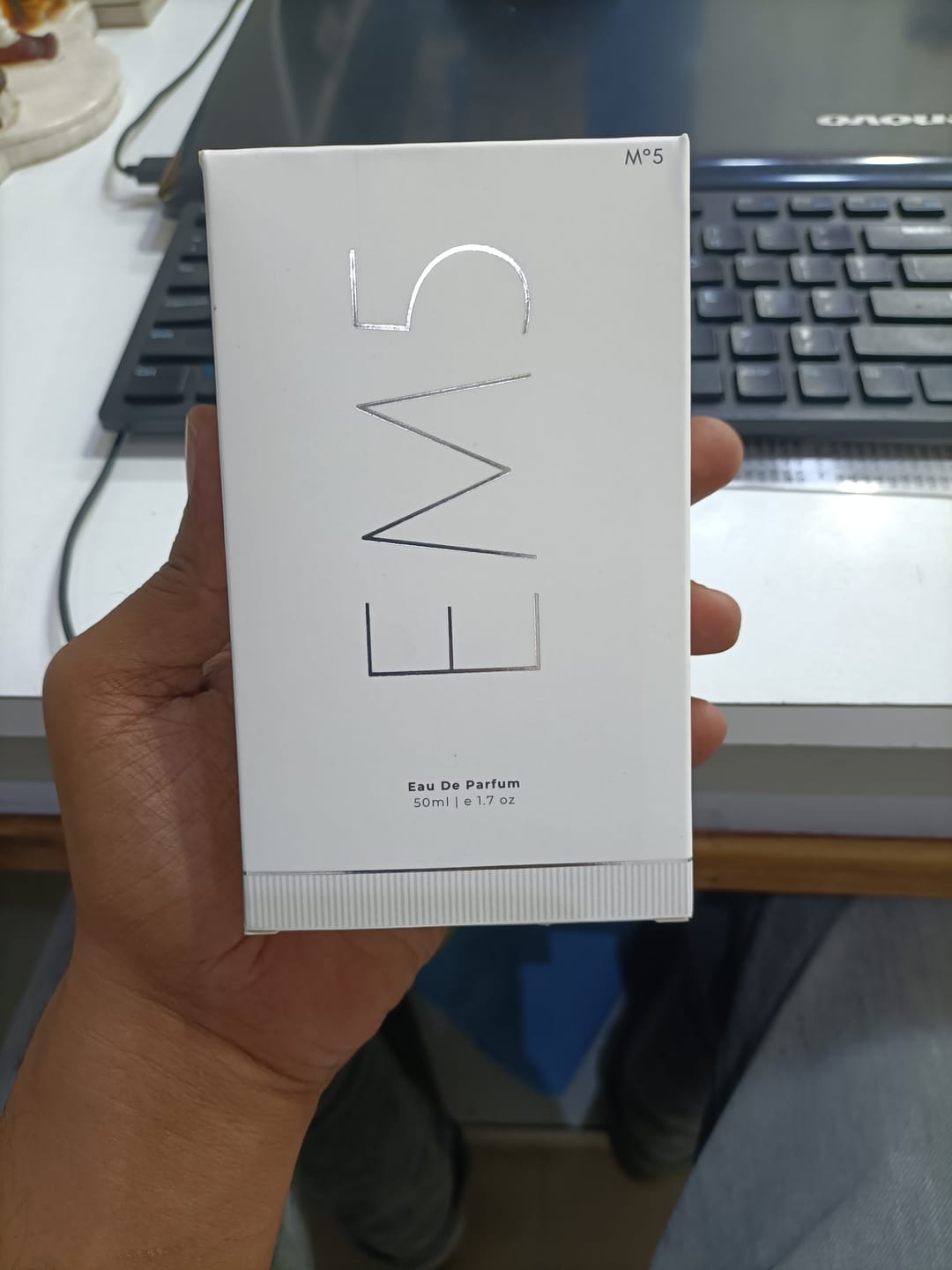Customer photo review of EM5™ Imagination Perfume for Men | Citrus Amber Fresh Spricy Fragrance | Luxury Gift for Him | 50 ml Spray / 15 ml Spray / 10 ml Non-Alcoholic Roll On