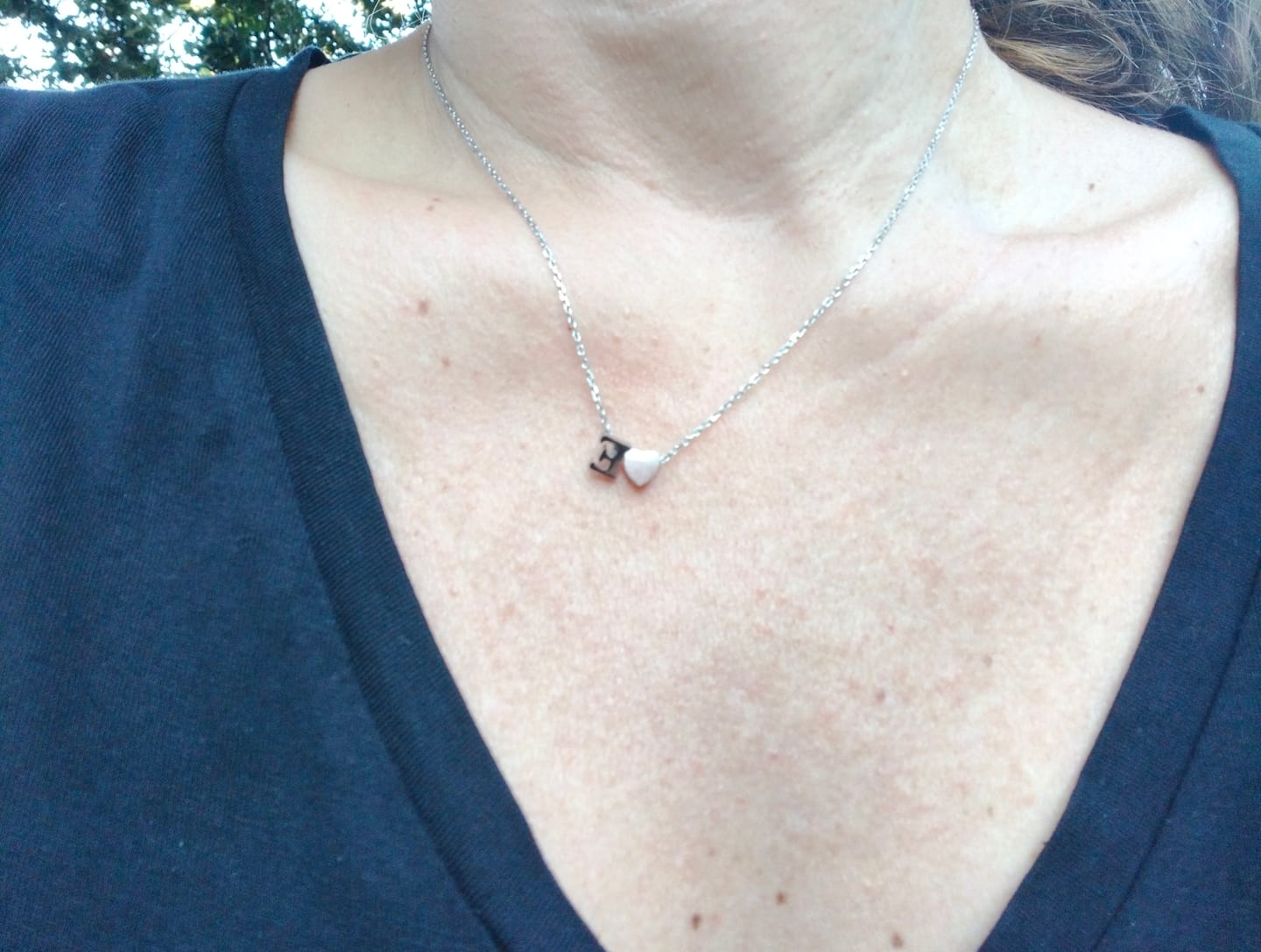 Customer photo review of Collar Letra Amor