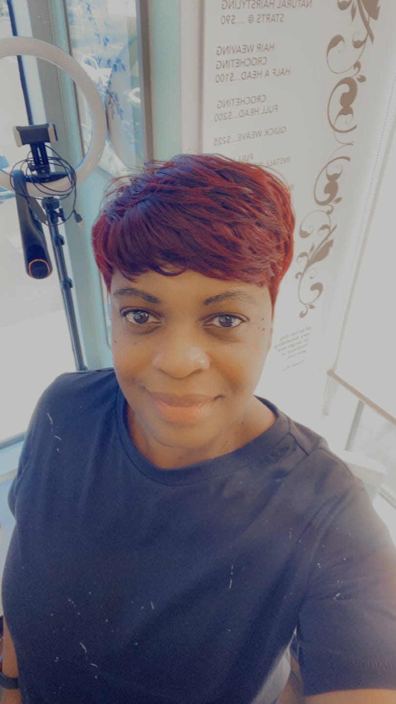 Customer photo review of Sensationnel Empire Human Hair Wig Celebrity Series ROBYN