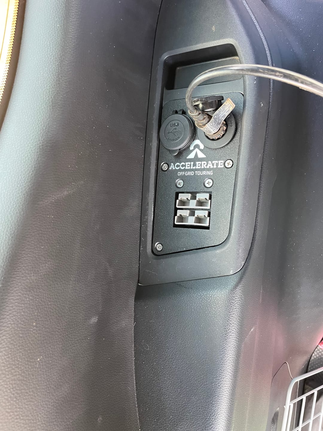 Customer photo review of Socket Bank - 300 Series LandCruiser - Rear Cup Holder
