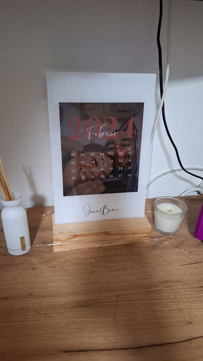 Customer photo review of Euer Love-Datum (Acryl-Glas)