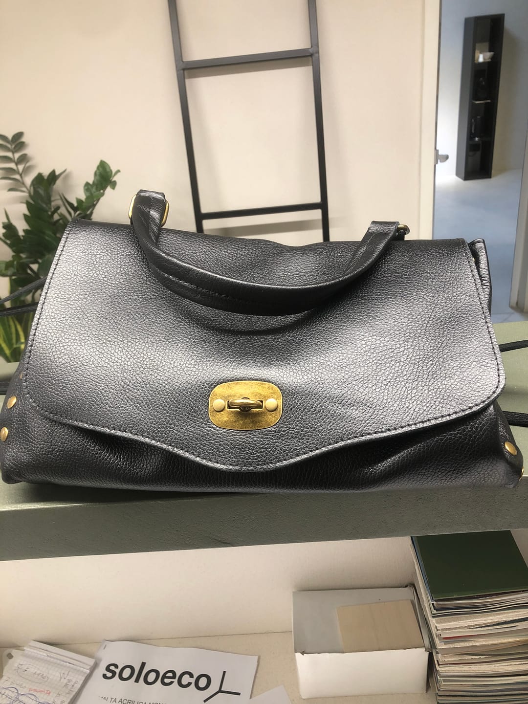 Customer photo review of Marzia - Borsa a Spalla in Pelle con Borchie Laterali