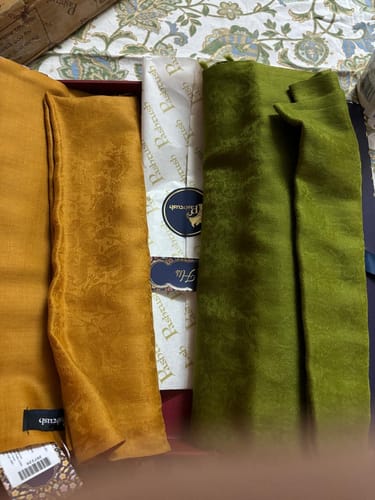 Customer photo review of Pashtush His And Her Set Of Fine Wool Self Stoles With Premium Gift Box Packaging, Emerald Green and Mustard